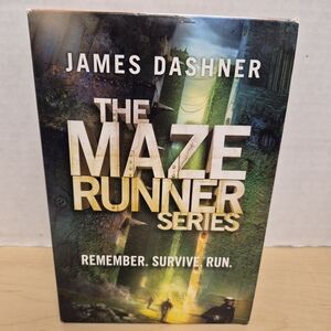 The Maze Runner Series 4 Books Box Set By James Dashner- Paperback- Like New!